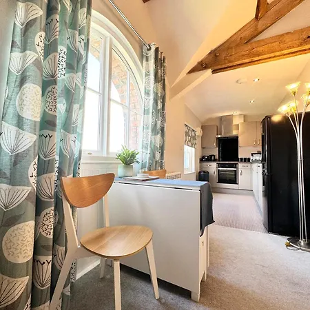 The Warehouse Apartments, 1 - Bed, Sleeps 2, - Uk * אולברסטון