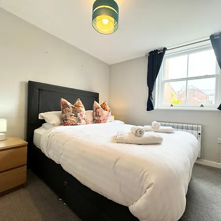 The Warehouse Apartments, 1 - Bed, Sleeps 2, - Uk דירה