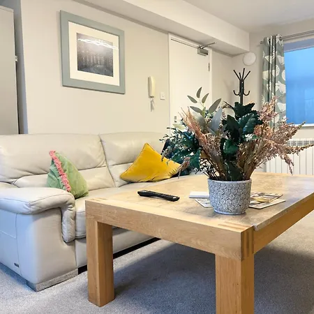 The Warehouse Apartments, 1 - Bed, Sleeps 2, - Uk * אולברסטון