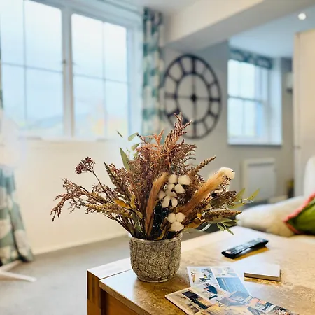 The Warehouse Apartments, 1 - Bed, Sleeps 2, - Uk דירה *