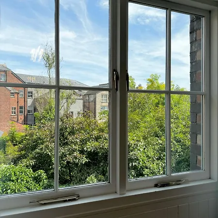 The Warehouse Apartments, 1 - Bed, Sleeps 2, - Uk * אולברסטון
