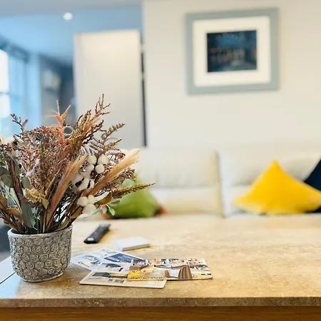 The Warehouse Apartments, 1 - Bed, Sleeps 2, - Uk דירה *