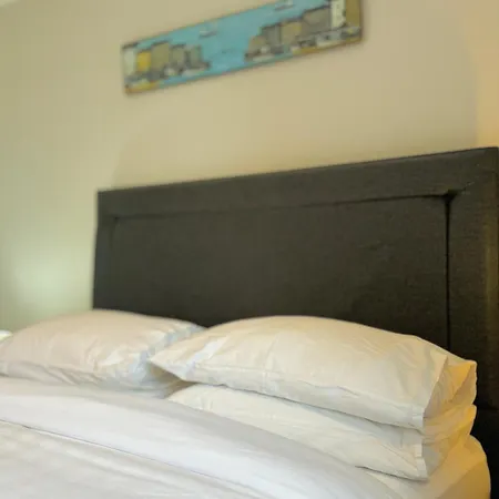 The Warehouse Apartments, 1 - Bed, Sleeps 2, - Uk דירה *